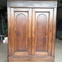 Armadio in legno massello, in stile piemontese