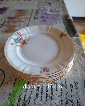 piatti con ricami floreali Bavaria