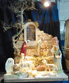 PRESEPE IN MARMO E PIETRA CON PASTORI IN RESINA
