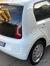autovettura Volkswagen UP 1000 benzina metan