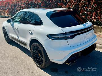 Porsche Macan 2.0 265 cv pdk 21’ con SCARICO