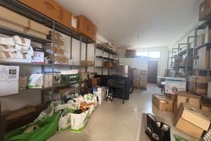 Capaci locale 55 mq più ampio esterno