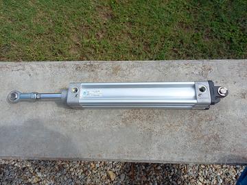 Cilindro pneumatico corsa 200mm