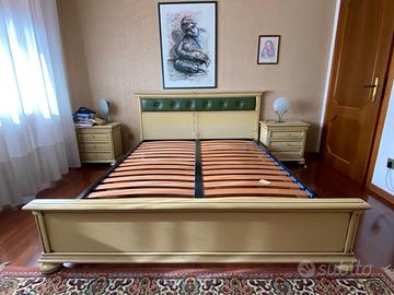 Camera matrimoniale in noce laccato