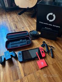 Nintendo Switch + Accessori e custodia