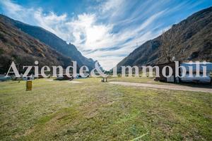 Casa singola con area pertinenziale a Ballabio