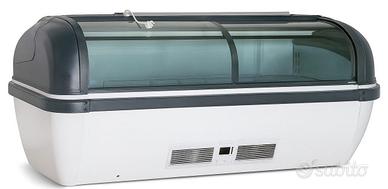 Vetrina congelatore, vari piani di cottura cucina