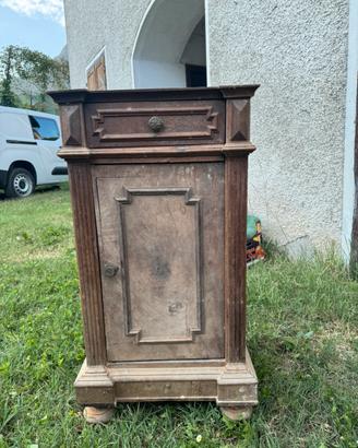 Comodino del 700
