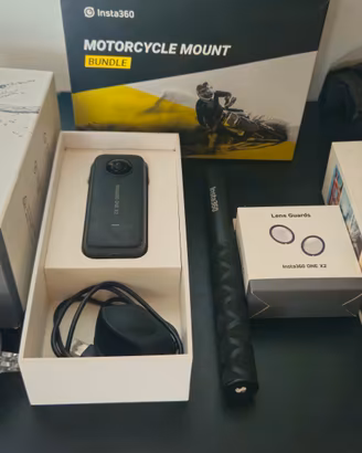 INSTA360 ONE X2 + KIT SUBACQUEO e MOTO