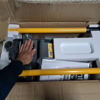 Sollevatore a carrello 2 ton doppia
pompa