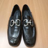 Scarpe donna tipo mocassino con accessorio in acci