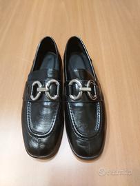 Scarpe donna tipo mocassino con accessorio in acci