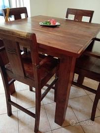 splendido tavolo con sgabelli