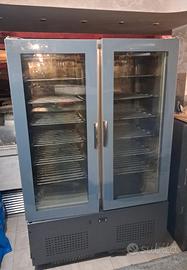 vetrina torte pasticceria 