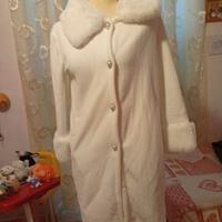❄️ Cappotto bianco elegante con eco-pelliccia