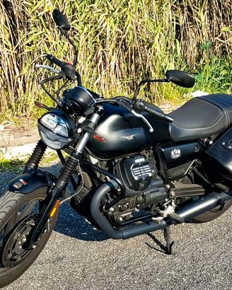 Moto Guzzi V7 IV Stone