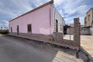 Casa singola con spazio esterno privato