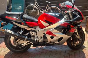 Suzuki srad  750 e Kawasaki zxr 750