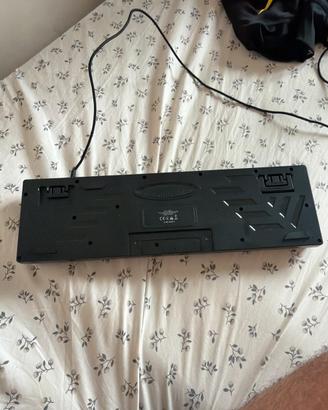 Tastiera PC USB nera con tastierino numerico