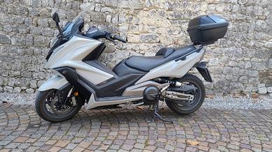 Kymco AK 550