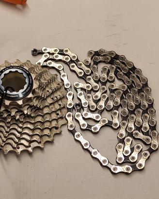 Pacco pignoni Shimano Ultegra + catena KMC 11v