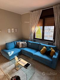 Divano con chaise longue a destra