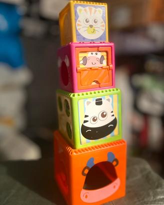 Giochi vari e peluche tenuti benissimo