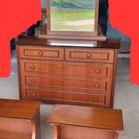 Como cassetiera piu specchio e Comodini 