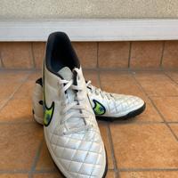 Scarpini calcetto nike tiempo