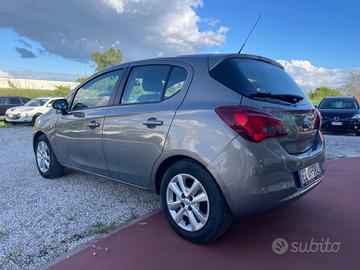 Opel Corsa 1.4 Benzina / GPL - Neopatentati