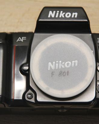 Fotocamera reflex analogica Nikon F-801