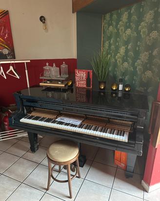 Pianoforte a mezza coda August Förster  1930