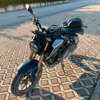 Honda cb125r abs