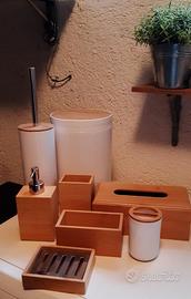 Accessori bagno bianco e bamboo