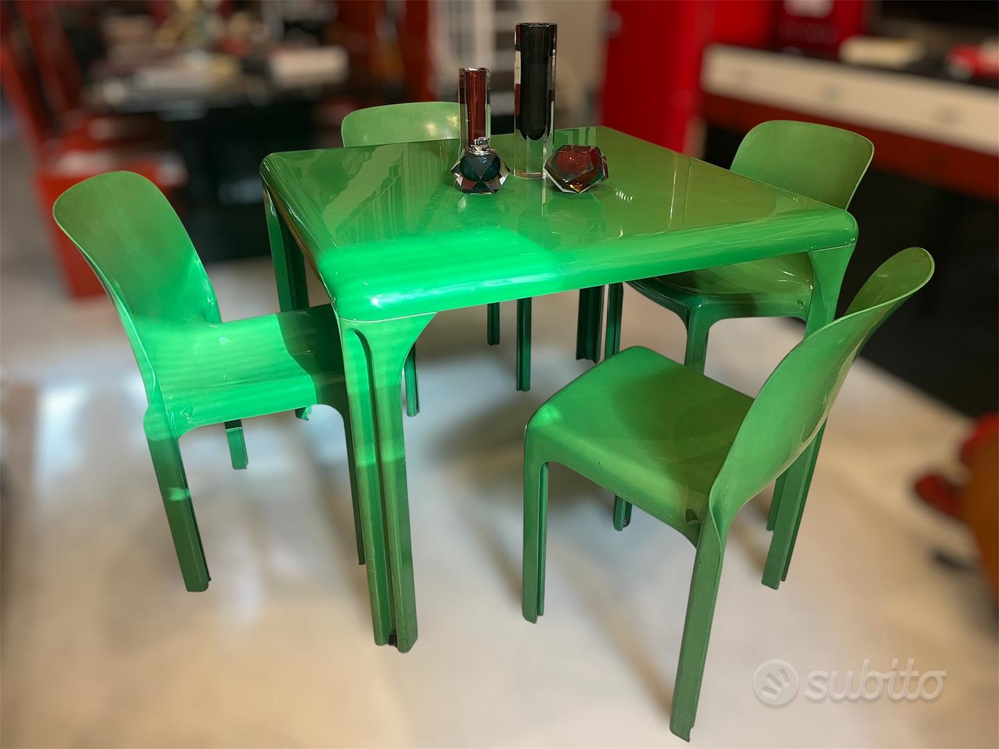 Sedie Selene Artemide Vico Magistretti e Tavolo Collezionismo