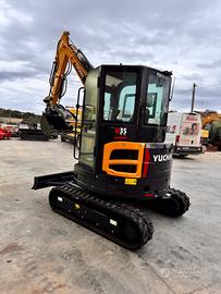 Miniescavatore Yuchai U35
