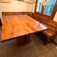 Tavolo con giropanca in noce