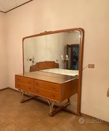 comò con specchio in legno