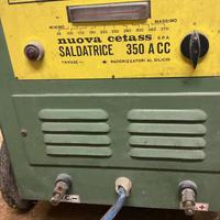 Saldatrice antica