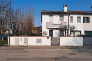 Bosaro, villetta libera su 3 lati come nuova