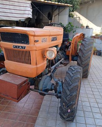 Trattore agricolo