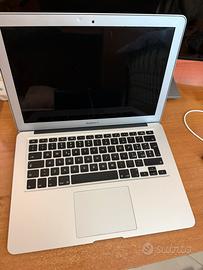 Apple macbook 13” 2017 non parte