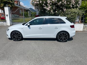 Audi A3 SLine colore Bianca 150 cv 2.0