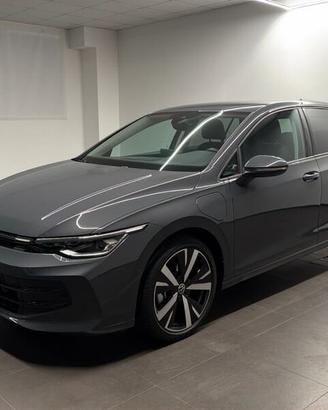 Volkswagen Golf Nuova Edition Plus 1.5 TSI eH...