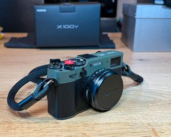 FUJIFILM X100V