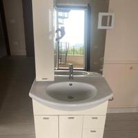 Mobiletto bagno con specchio 