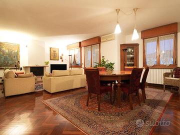 elegante appartamento con mansarda