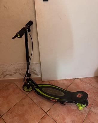 Monopattino elettrico razor