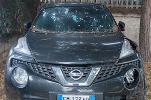 Nissan Juke incidentata con motore intatto