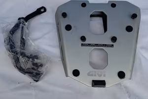 PIASTRA PER SUZUKI VSTROM 650 PER BAULETTO KAPPA